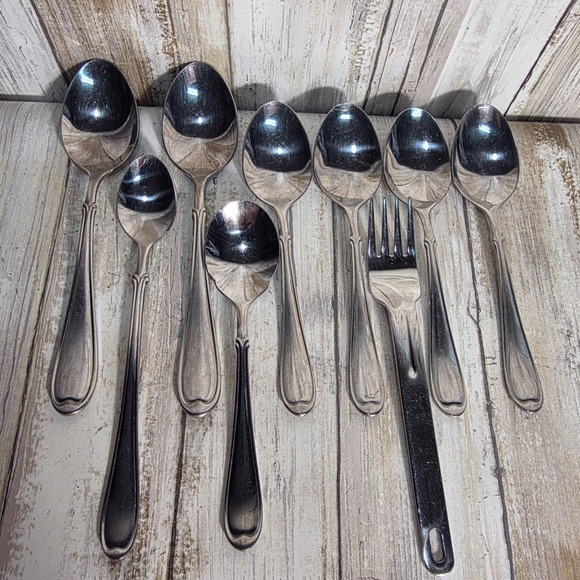 Wallace Other - Wallace 18/8 Stainless Steel Soup Spoons Set of 8 Plus One Serving and Fork